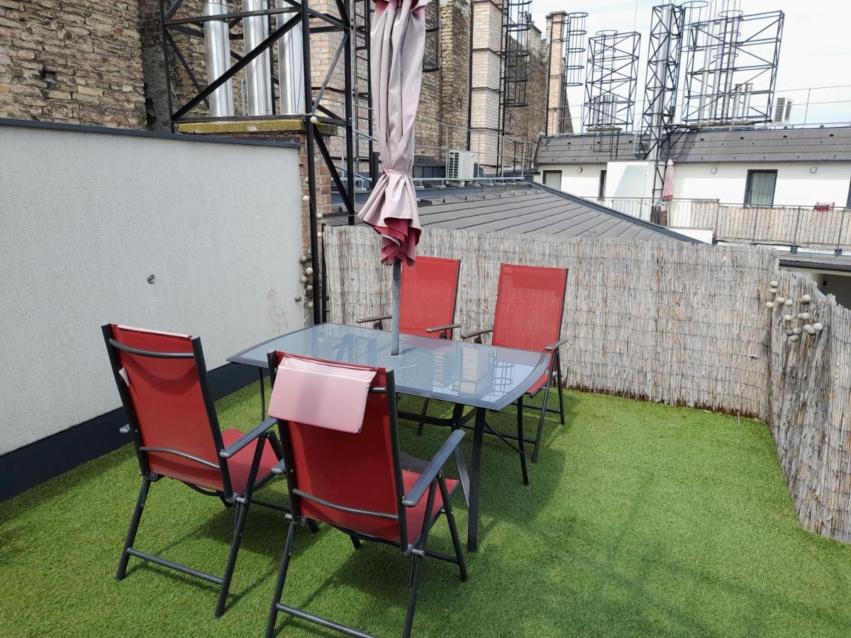 Erkel Rooftop Suites Budapest Bagian luar foto